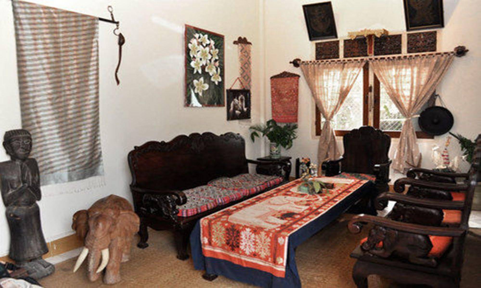 Vanvisa Guesthouse Luang Prabang Buitenkant foto