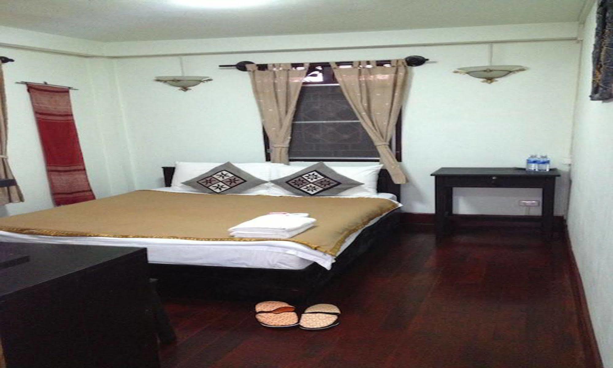 Vanvisa Guesthouse Luang Prabang Buitenkant foto